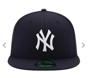 New era black Yankees cap with white logo Nwot thumbnail 5