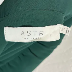 ASTR The Label Green Ruched Satin Long Sleeve Mini Dress Size XL NWT thumbnail 5