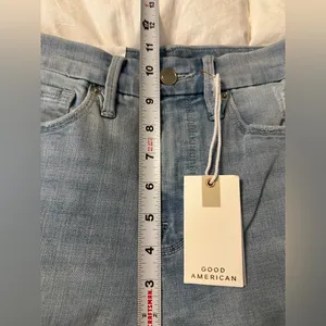 Good American Good Waist Cropped Jeans - NWT - Size 0 Women's Distressed thumbnail 12