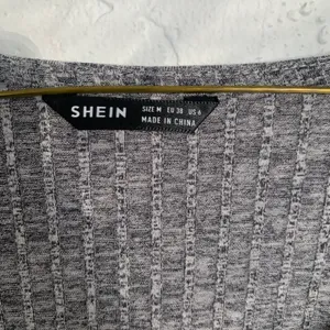 SheIn Gray Long Sleeve Crop Top thumbnail 3
