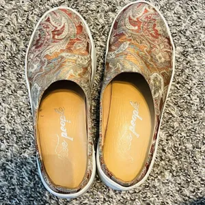 Free People Tapestry Wynwood Slide On Mule Sneaker Shoe Size 6 Slip On Clogs thumbnail 8