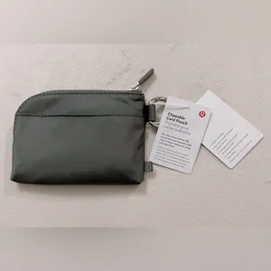 Lululemon NWT Clippable Card Pouch Grey Sage Light Ivory thumbnail 7