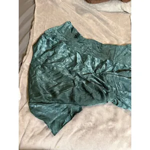 NWT Lulus Size Medium Let Me Entertain You Dark Green Satin‎ Wide-Leg Jumpsuit thumbnail 11