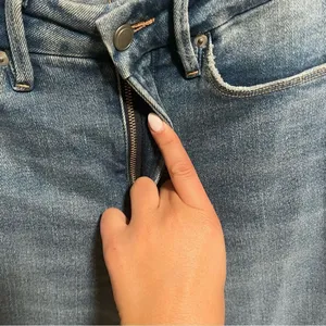 Good American Good Vintage High Rise Distressed Straight Leg Jeans- Size 0 (25) thumbnail 6