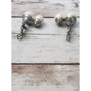 Vintage Clip On Earrings Two Faux Pearls / Faux Pearl Duo 7/8" thumbnail 8