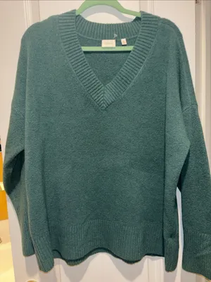 Cyrus Green Sweater V Neck Soft And Oversized Xl Warm And Fuzzy Slits On Cuffs thumbnail 1