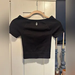 NWOT FREE PEOPLE Cut It Out Short Sleeve Top - Black $58 MSRP thumbnail 6
