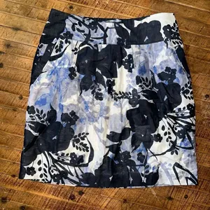 Ann Taylor blue watercolor floral business casual 6 pencil skirt thumbnail 1