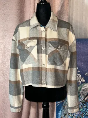 Size M Cropped Button Down Flannel Gray Size M thumbnail 1