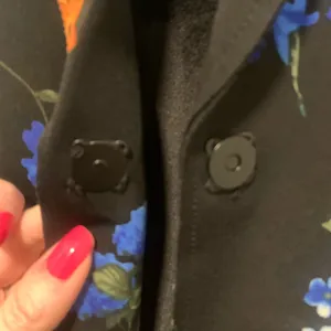 T Tahari Black Floral Blazer Colorful Blue Red Orange Flower Print Tailored Jacket thumbnail 3