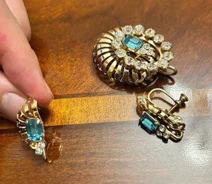 Vintage fashion jewlery pin and earring set no hole clip thumbnail 1