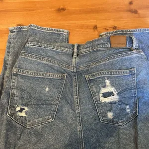 American eagle highest rise 90s boyfriend jeans! size 10 thumbnail 3