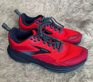 Brooks Cascadia 16 Women’s Red And Navy Running Shoes Size 8USA thumbnail 1