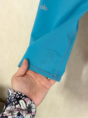 Alo Yoga Women’s Criss Cross Capri Leggings Mid Rise in Blue 6 thumbnail 16