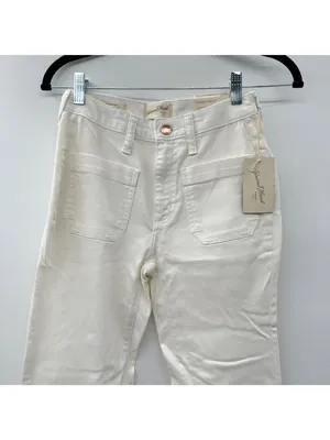 Universal Thread NWT High-Rise Flare White Denim Jeans Size 00 thumbnail 2