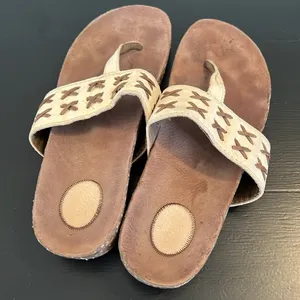 OluKai Womens Tan Leather Cross Stitch Thong‎ Wedge Sandals Size 7 thumbnail 3