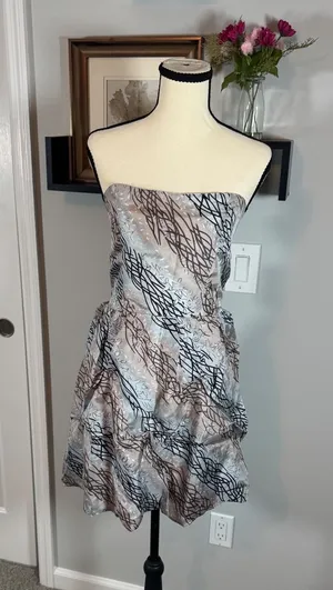Chaudry KC 100% Silk Strapless Bubble Hem Mini Dress Abstract Print Sz Medium thumbnail 1