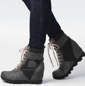 Sorel Womens Size 10.5 Lexie Wedge Felt Boots Camp-Dark Slate thumbnail 1