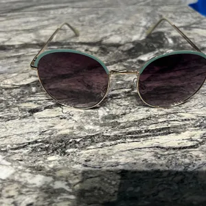 Chic Green and Gold Sunglasses thumbnail 10