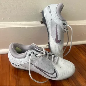 Nike Women’s Hyperdiamond 4 Elite Softball Cleats Wolf Gray size 10 thumbnail 1