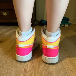 Jordan Air 1 Mid Edge Glow GS thumbnail 10