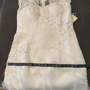Women’s Wedding Dress Mermaid Fit Zip Up Back Small Train Size 14 NWT thumbnail 11