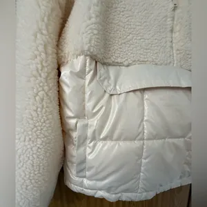 Fabletics Cream Sherpa Jacket size XS thumbnail 6