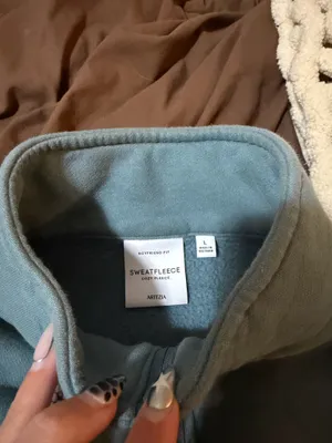 Aritzia Sweatshirt thumbnail 3