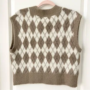 NWT William Rast Tan Argyle Sweater Vest Medium thumbnail 4