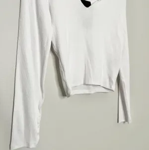 NWT Jane Notch Neck Long Sleeve Cropped Top in White Size Medium thumbnail 10