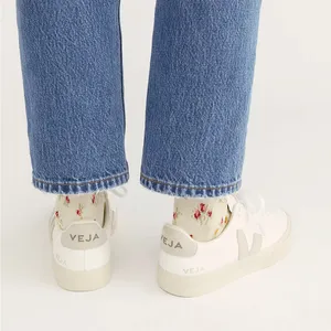 Veja Campo Sneakers in White/Natural thumbnail 2