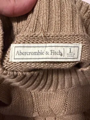 Abercrombie & Fitch Cable Knit Sweater in Light Taupe thumbnail 3