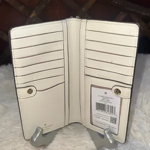 Kate Spade white Cream Wallet thumbnail 3