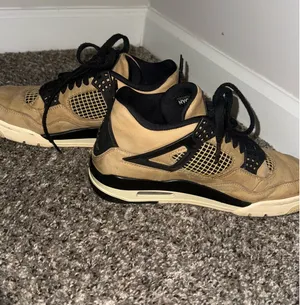 2019 Woman’s Air Jordan 4 Retro 'Mushroom' thumbnail 5