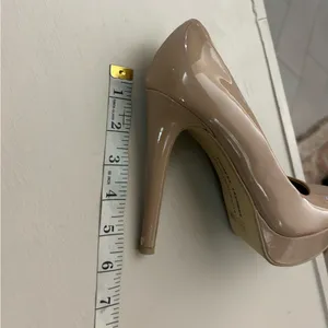 Chic Beige Platform Heels Nude Paten 7M. Very nice! Chinese Laundry thumbnail 2