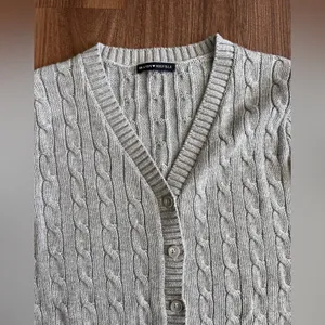 Brandy Melville Gray Chunky‎ Cable Knit Cardigan Button Y2K Bella Swan Sweater thumbnail 2