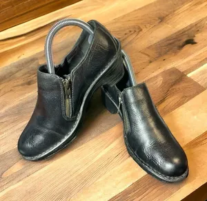 Born leather wedge Heels women's shoes Size 8M thumbnail 1