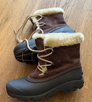 Sorel Tan and Black Fur-Lined‎ Boots women’s 8 thumbnail 1