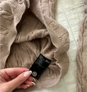 UNIQLO Cable Knit Cardigan thumbnail 4