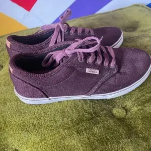 Vans Burgundy Women’s Woven Ultractive Shoes Size 6 EUC! 010‎ thumbnail 3