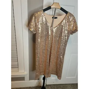 Lulus Womens Gold Sequin V-Neck Short‎ Sleeve Mini Shift Party Dress Size M thumbnail 2