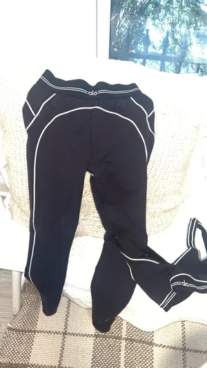 🖤 Alo Set – XS 🖤 Airbrush High-Waist Heartthrob Set! thumbnail 3