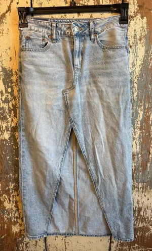 American Eagle Low-Rise Maxi Dreamy Drape denim skirt size 000 front split thumbnail 1