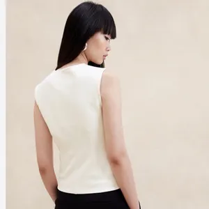 Banana Republic Everywhere Ponte Square Neck Top Cream Minimalist Model Off Duty thumbnail 7