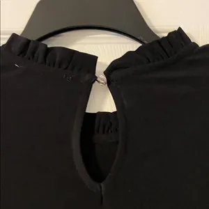CeCe Elegant Black Women's Blouse size 1X brand new length 25” bust 44” thumbnail 5