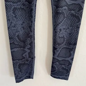 Anthropologie All Fenix Leggings Medium High Rise 7/8 Yoga Blue Snake Print M thumbnail 6