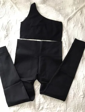 Set Active Onyx One-Shoulder Bra and leggings thumbnail 2