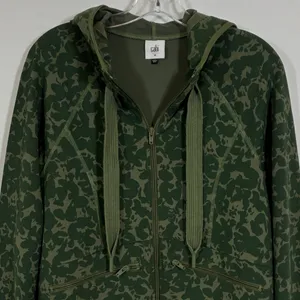 Cabi Marathon Jacket Womens M Green Camo Full Zip Hoodie Thumbholes 6030 thumbnail 7
