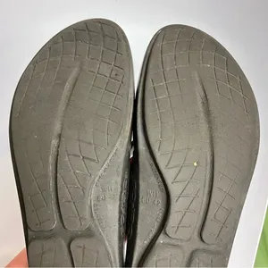Oofos oolala sandals size 11‎ gold black thumbnail 9