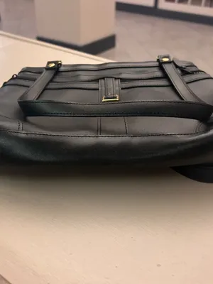 Elegant Black Shoulder Bag with Gold Buckle thumbnail 7
